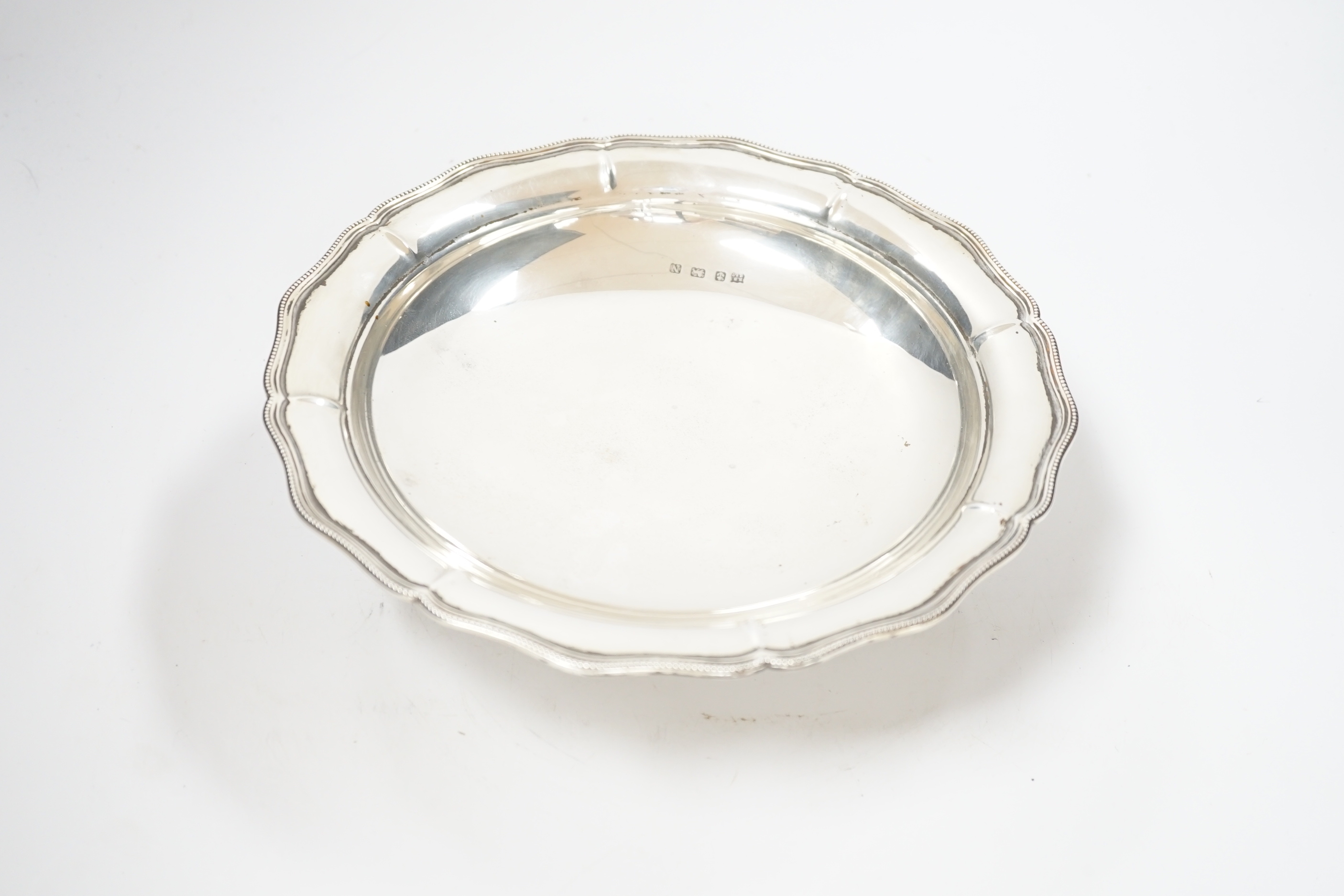 A George VI silver pedestal fruit bowl, Barker Brothers Silver Ltd, Birmingham, 1937, diameter 25cm